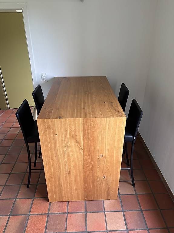 Set di tavolo e panche: Tisch / Bar Kombination – Usato da Hallau venduto da danheu 1