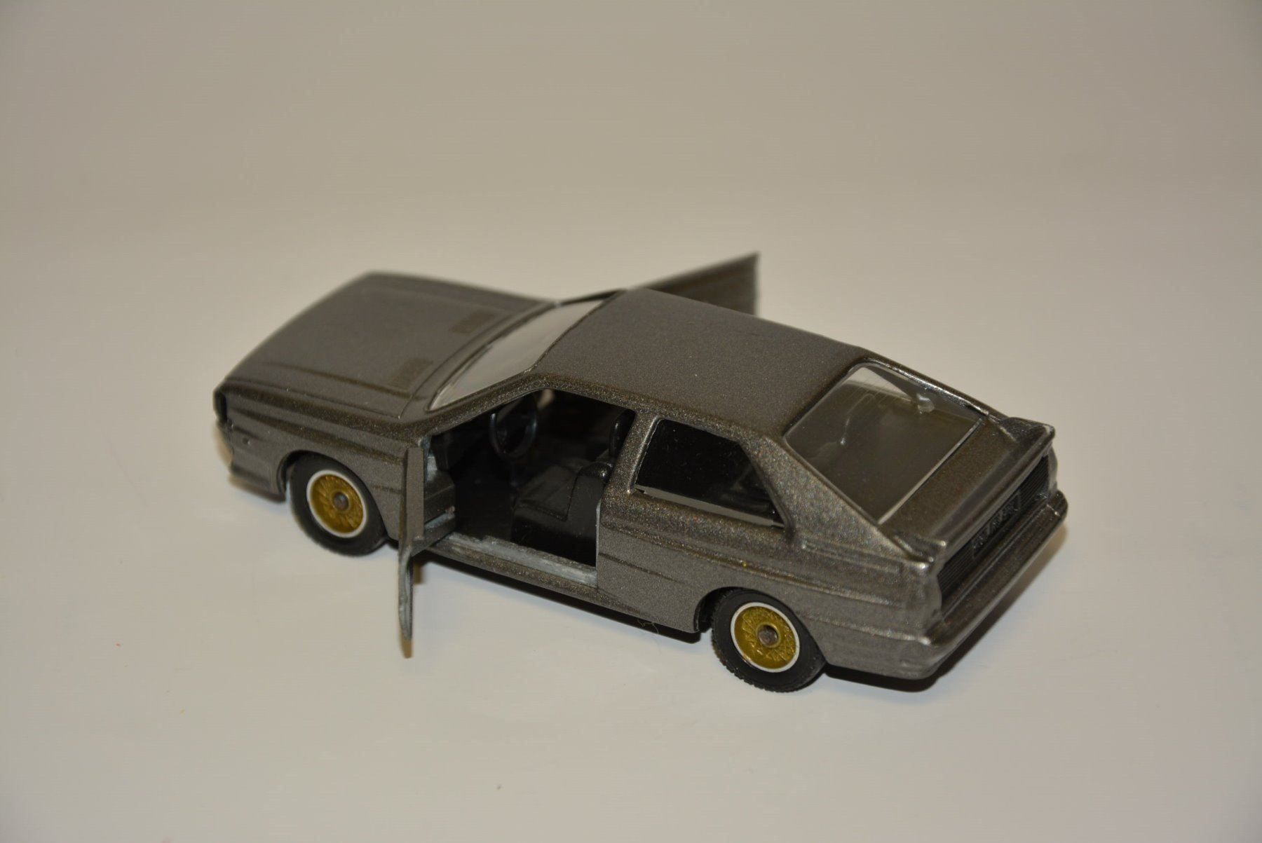 Audi Modellini d'auto: Audi Quattro , Solido 1328 , 1:43 – Nuovo e nell'imballaggio originale da Goldach venduto da Feivel9 8
