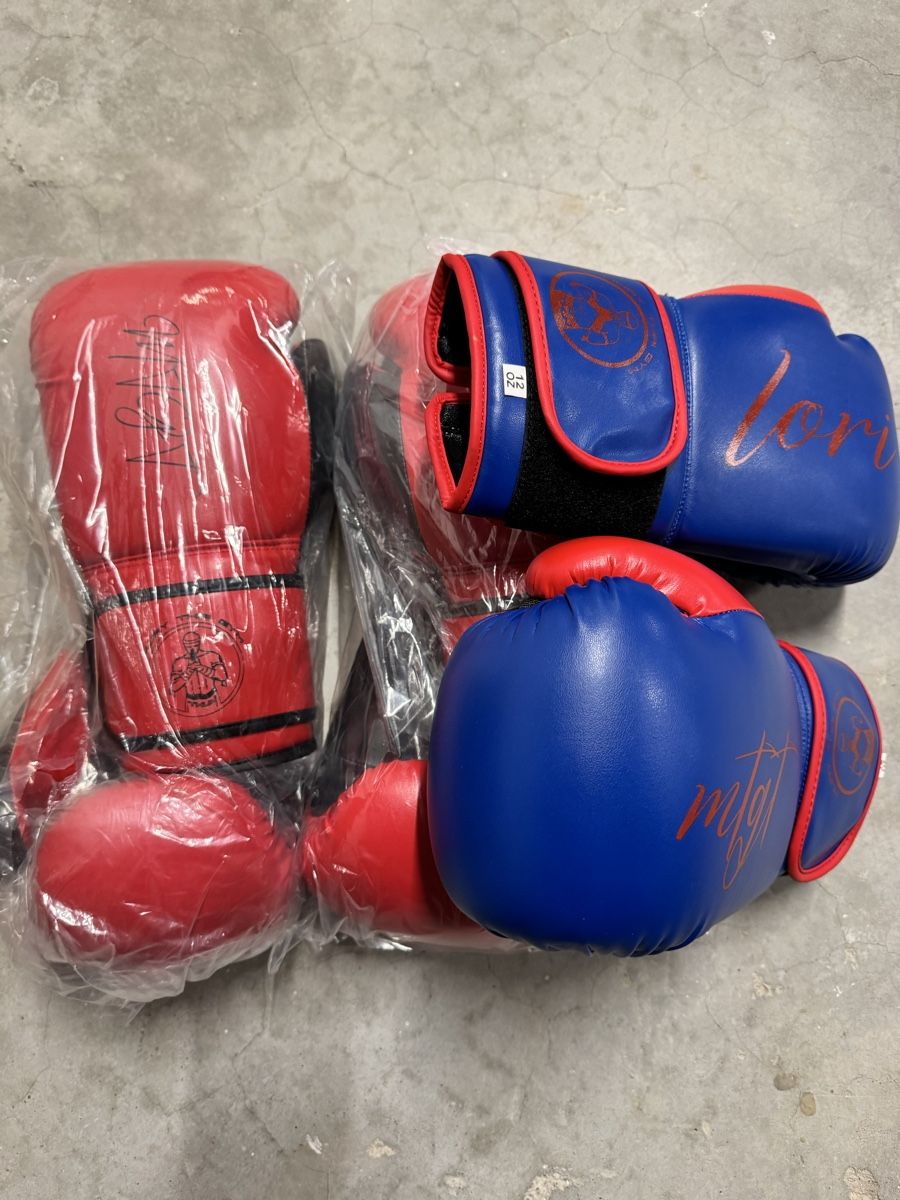 Handschuhe & Handstulpen: Boxhandschuhe  – Neu und originalverpackt aus Tafers von xhe_wnm6 1
