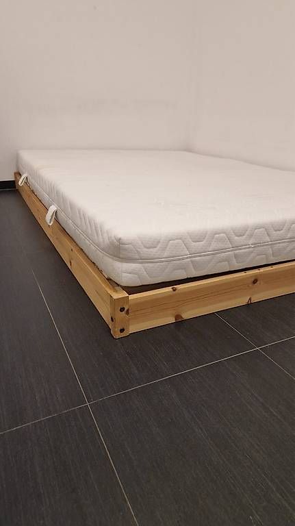 Betten: Bett mit Matratze 140x200 – Gebraucht aus St. Gallen von taina123 2