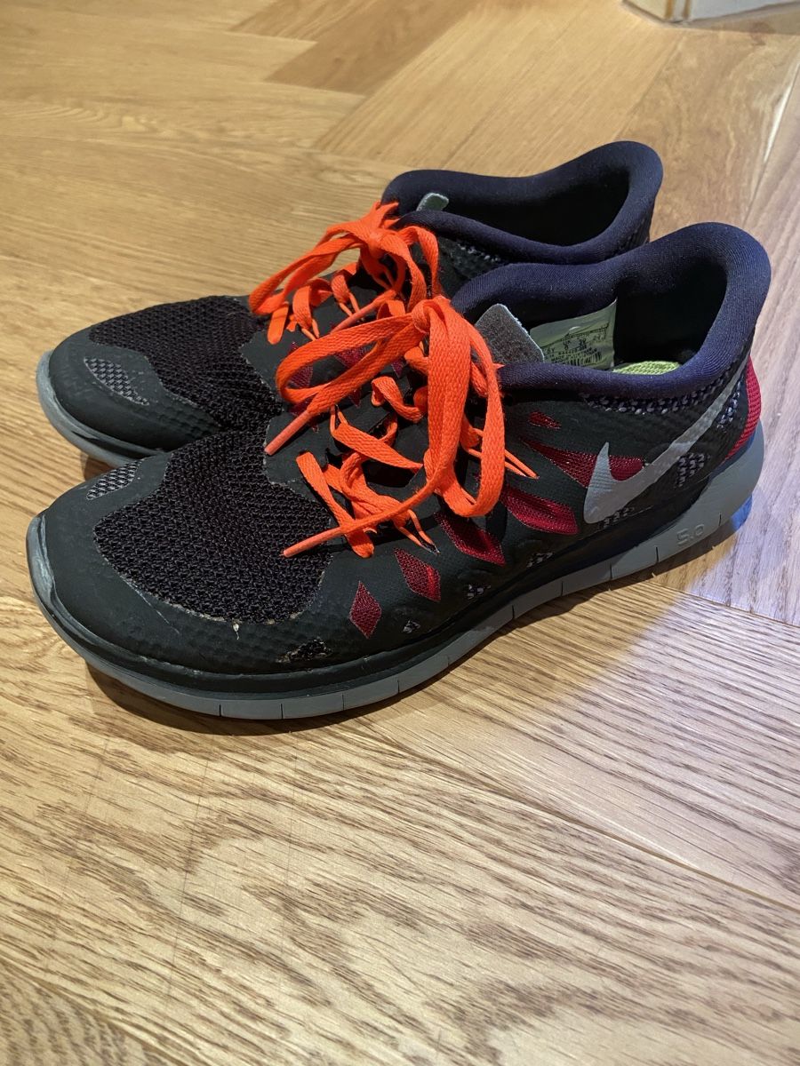 Nike Scarpe da donna: Nike Laufschuhe/ Turnschuhe Gr. 39 – Usato da Winterthur venduto da mal_8f2x