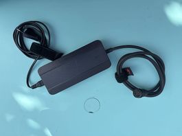 Specialized Li-Ion Akku Ladegerät SBC-004 guter Zustand