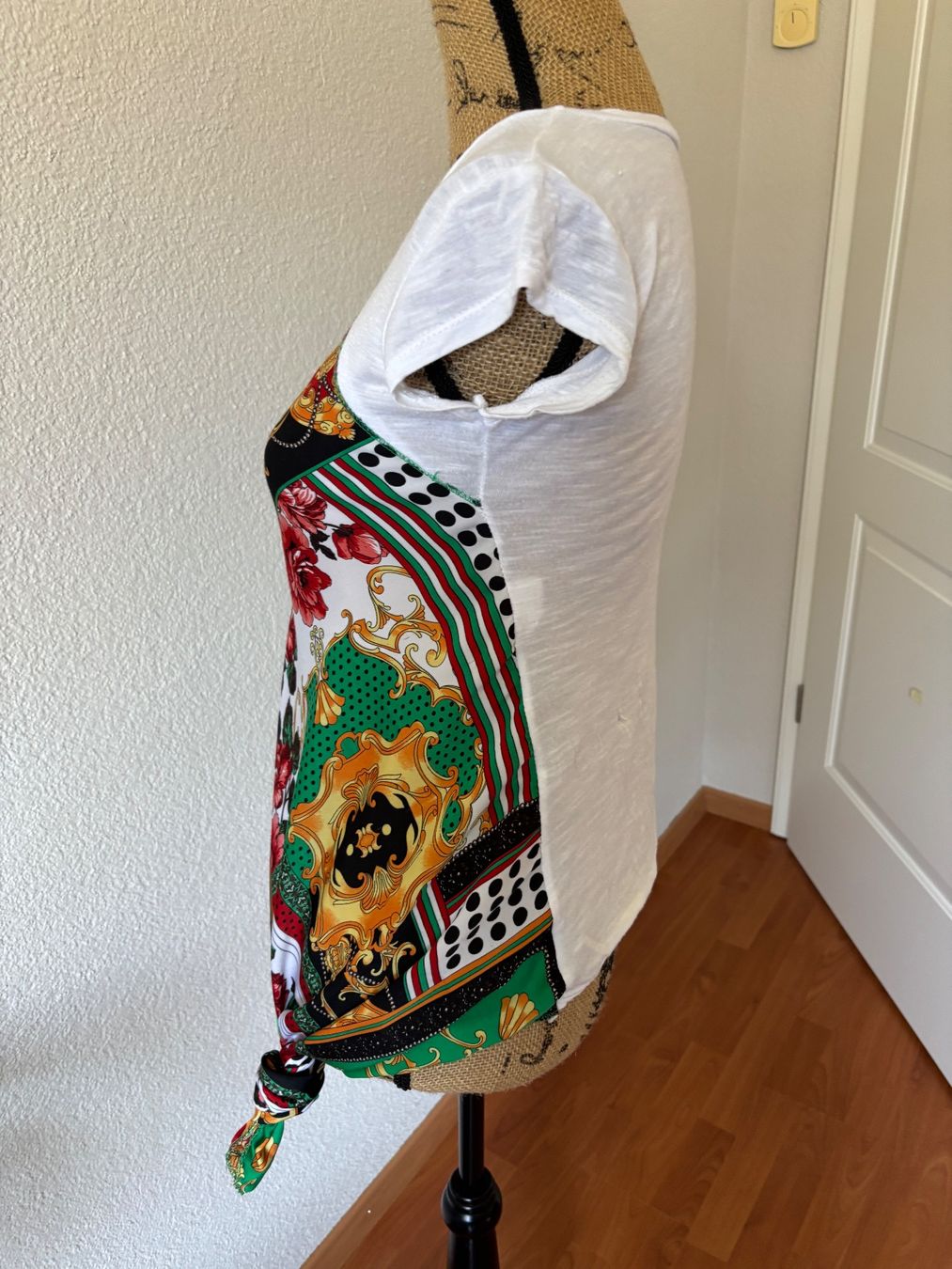 T-shirt: Designer Shirt one Size – Usato da Balsthal venduto da Uroby 3