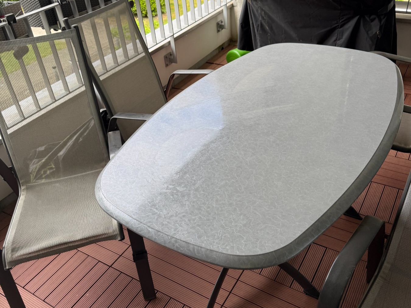 Set di tavolo e panche: Balkontisch mit 6 Stühlen – Usato da Schübelbach venduto da ErichS01
