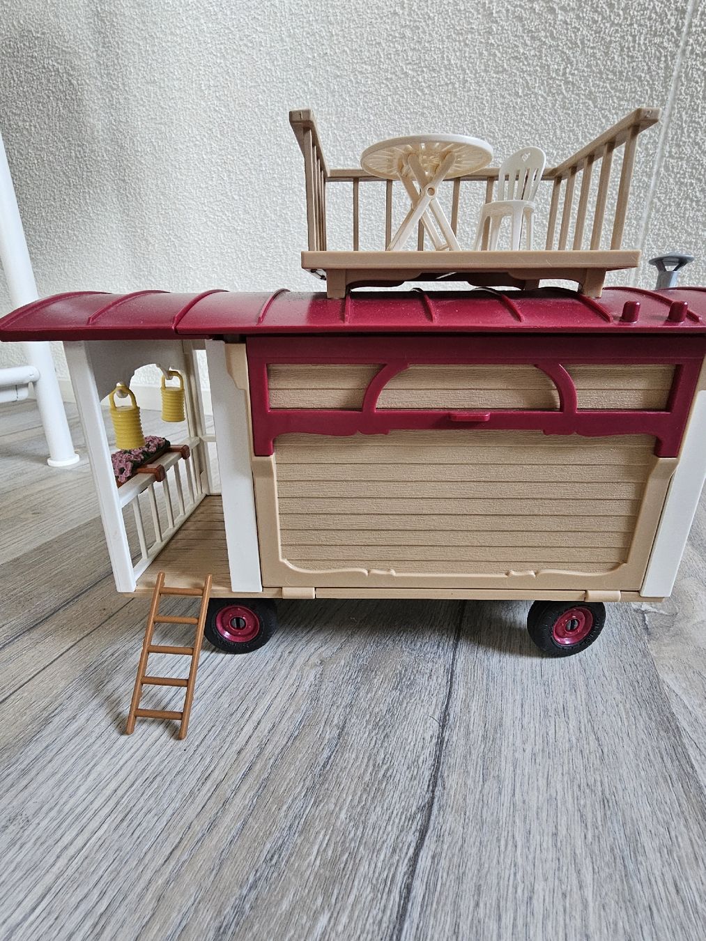 Schleich Giocattoli: schleich 42415 Wohnwagen – Usato da Bätterkinden venduto da Pescelino 4