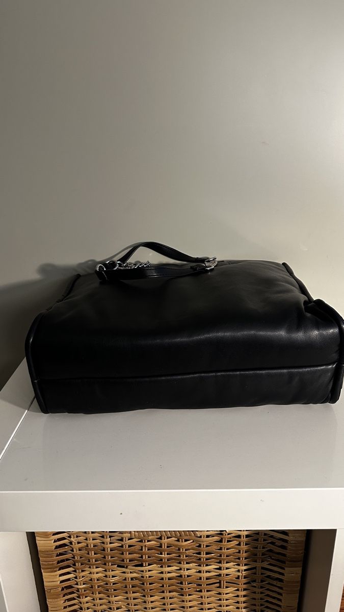 Taschen für Damen: Schwarze Handtasche mit Kette, neuwertig! – Neu (gemäss Beschreibung) aus Winterthur von -BeHappy24- 6