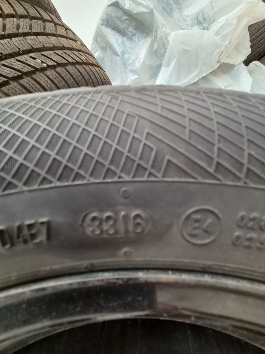 Continental Pneus & Roues: 4 Stahlfelgen mit Winterpneu - Subaru – D'occasion à Bergdietikon par Kelzo813 2