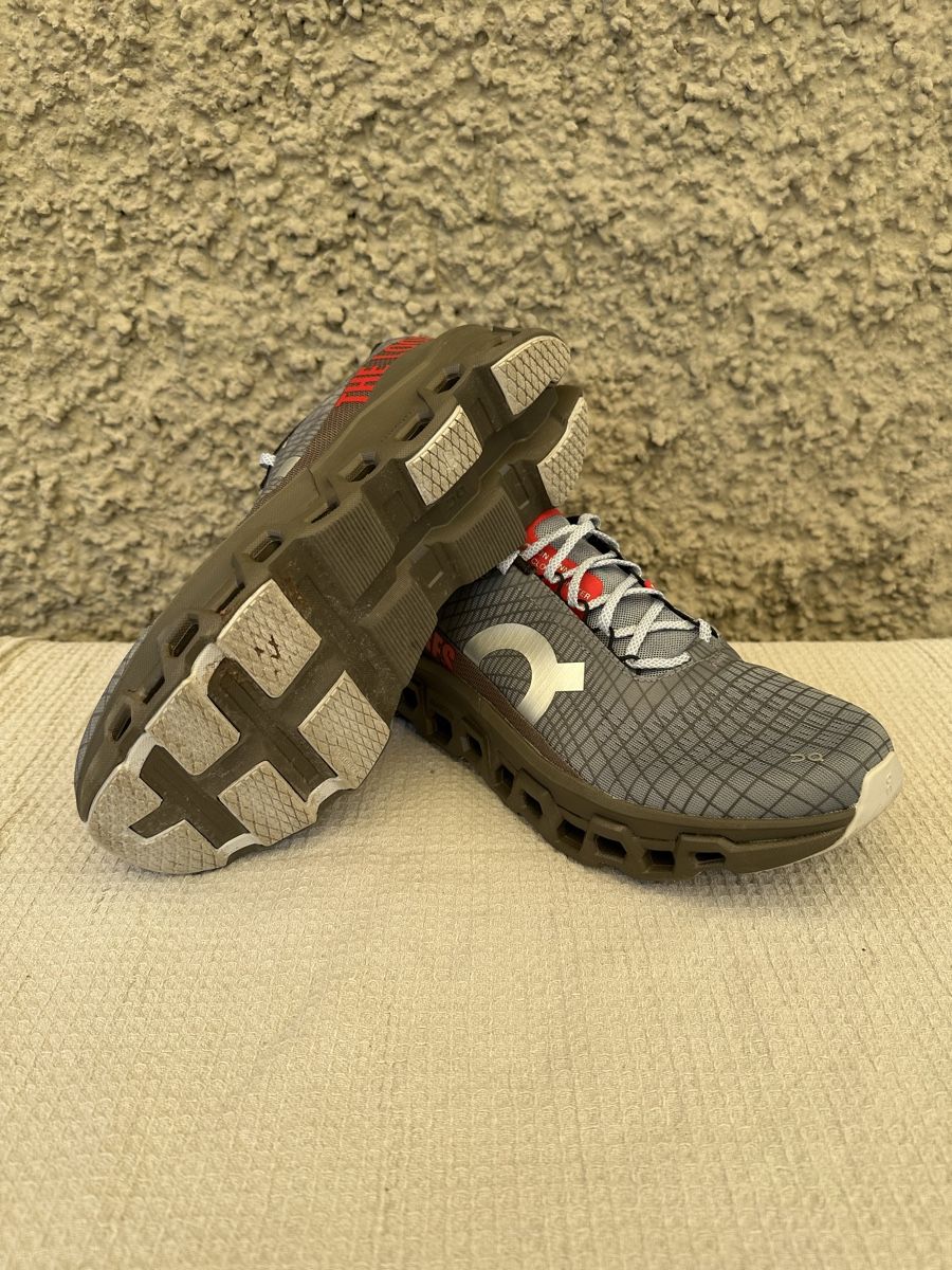 On Scarpe da uomo: ON Pleasures x The Loop Sneakers grau Grösse 44 gebraucht – Usato da St.Gallen venduto da leko11