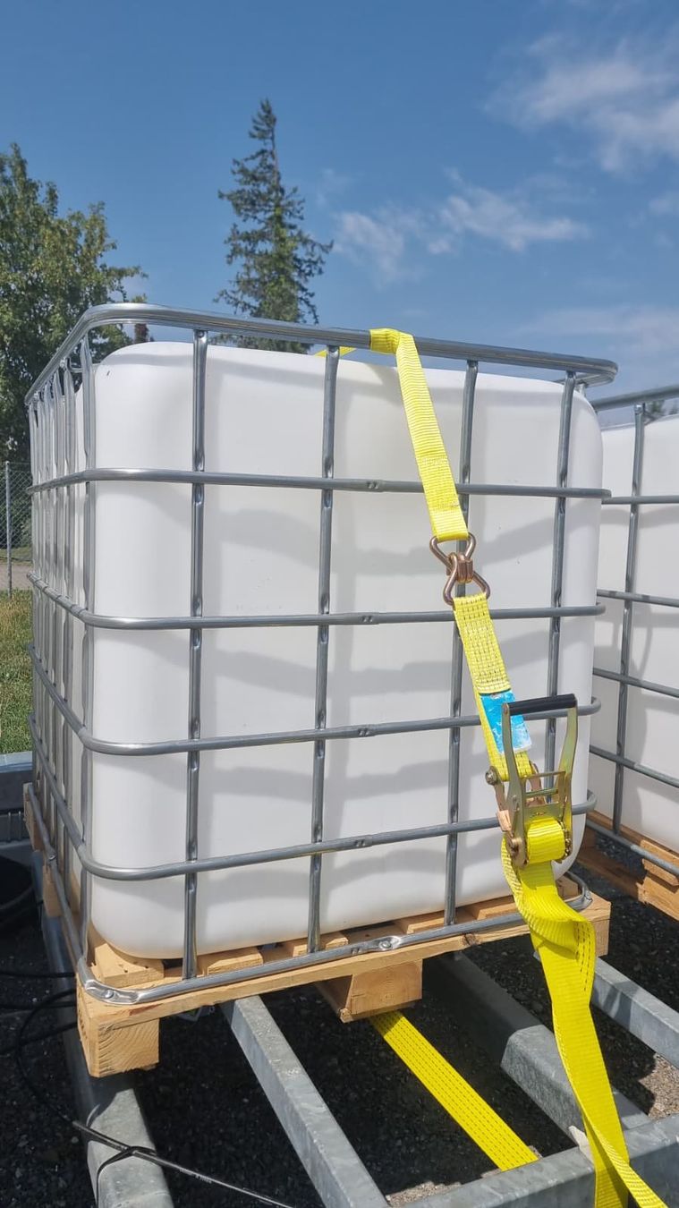 Tränken & Tröge: IBC Wassertank 1000l Wasserbehälter Regenwassertank Garten – Gebraucht aus Wettingen von ray_boccia 3