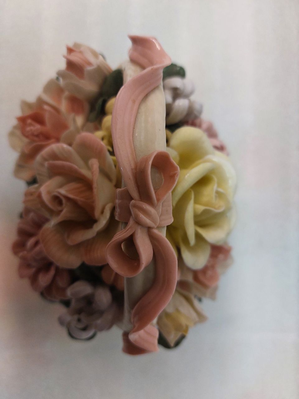 Statuette: Ceramic flower basket, spring decoration – Usato da Pambio Noranco venduto da TREBORLOP 6