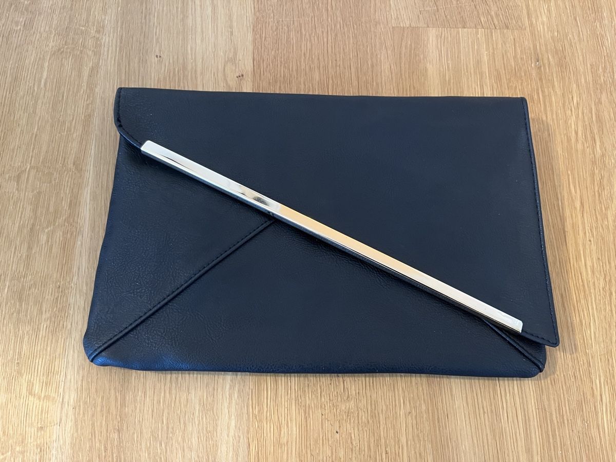 Borse da donna: Clutch schwarz Kunstleder – Nuovo (secondo la descrizione) da Rotkreuz venduto da rinchee