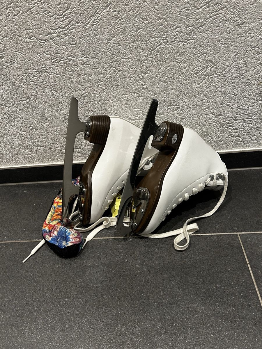 Pattini da ghiaccio: Riedell Schlittschuhe Emerald Eiskunst Eislauf Gr. 33 – Usato da Aesch ZH venduto da bolozo 4
