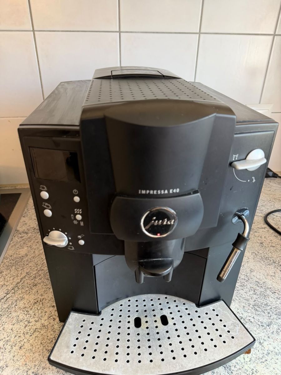 Jura Macchine per caffè & Macchine per espresso: Jura impressa E40 – Difettoso da Flamatt venduto da Edi_Balija