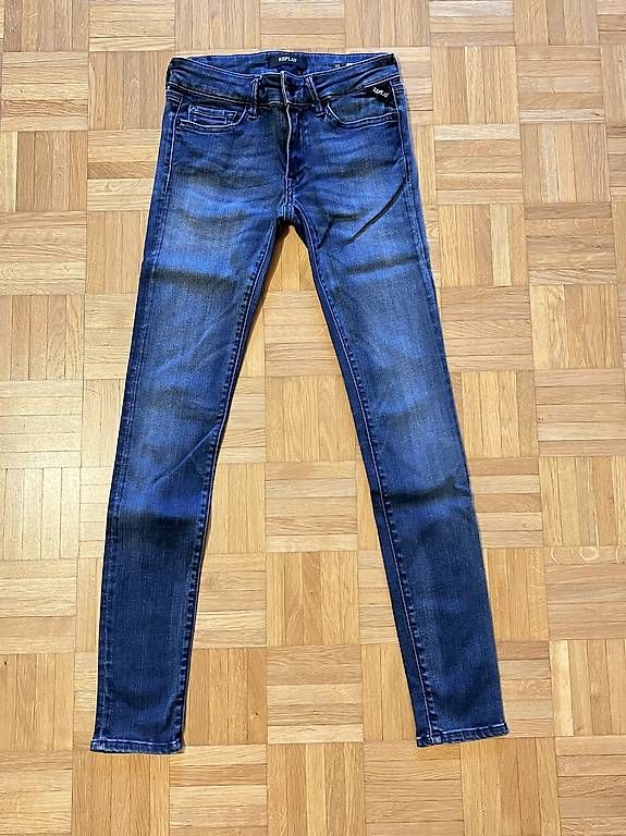 Replay Pantaloni: Jeans Replay Luz W25/L30 – Usato da Sorengo venduto da LaVale