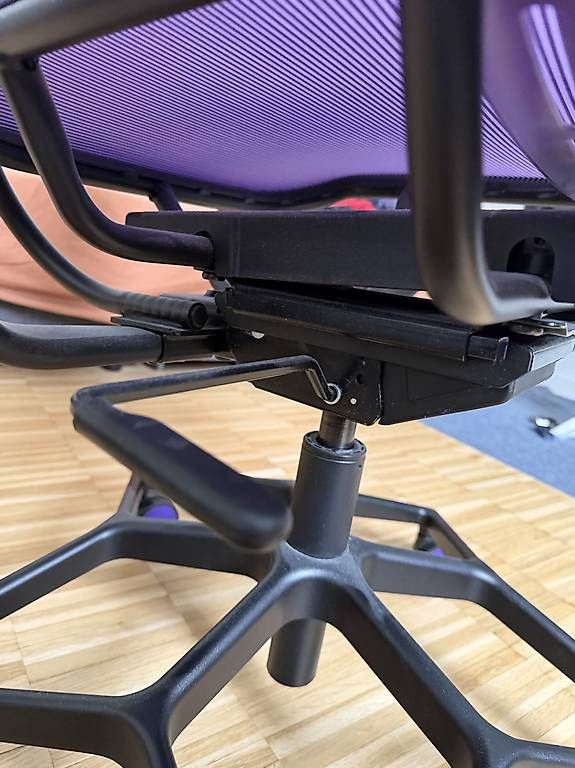 Sedie: Ein fast neuwertiger Computer- oder Bürostuhl – Usato da Bern venduto da fahrmude 3