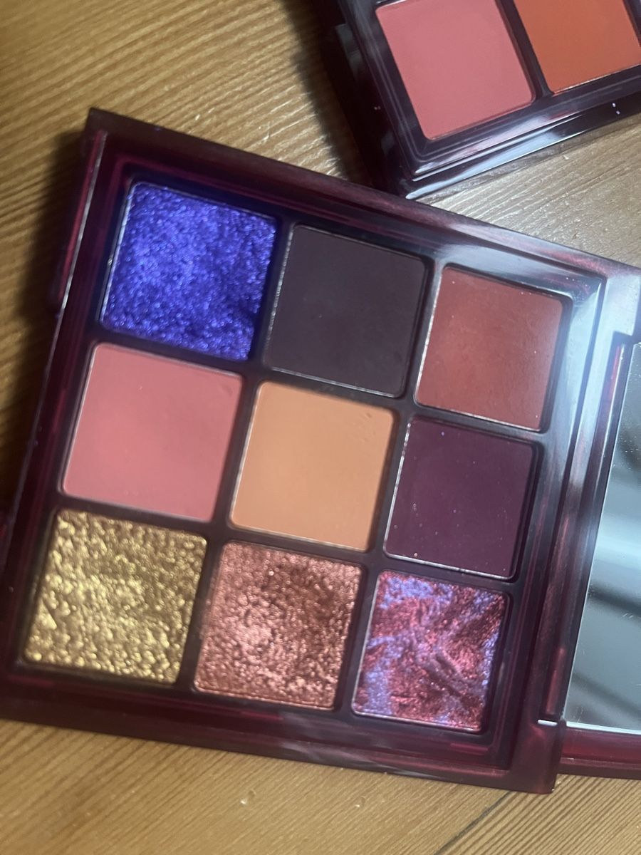 Huda Beauty Make-up: Huda Beauty Eyeshadow Set of 2 – Usato da Aarau venduto da kailing12