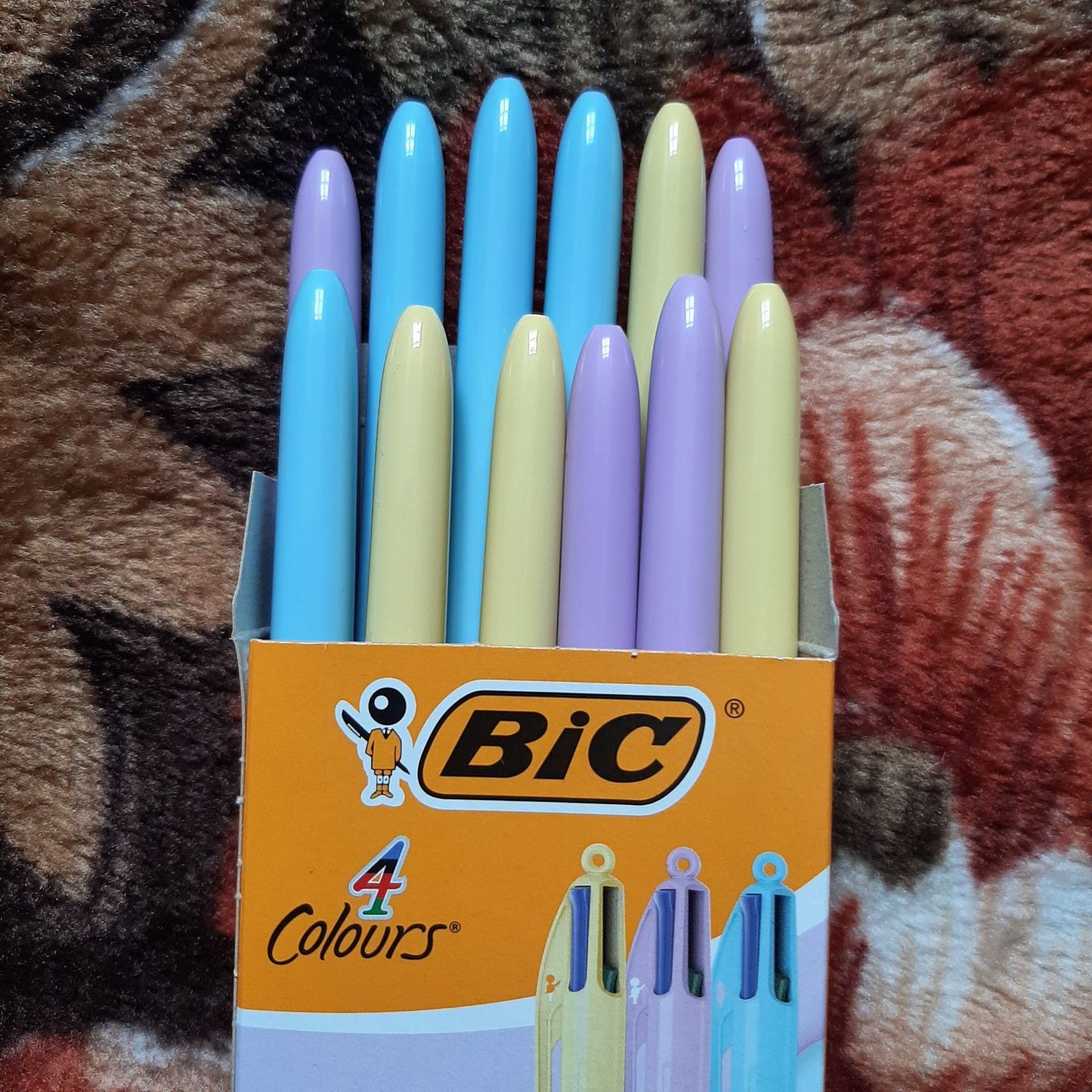 Bic Stifte & Marker: BIC ensemble de 12 stylos à 4 couleurs – Neu und originalverpackt aus Carouge GE von cecob0909 3