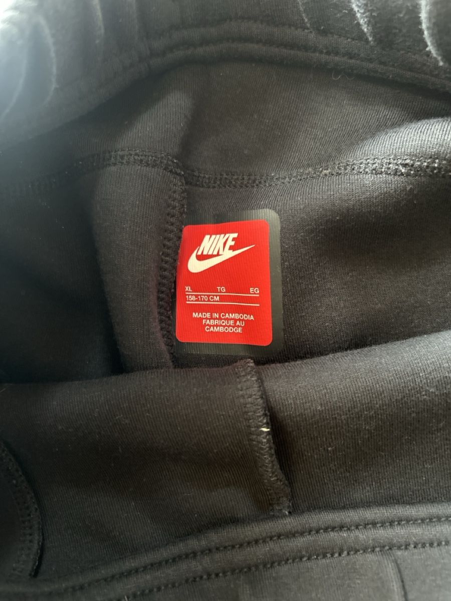 Nike Hosen: Nike FCB Hose – Gebraucht aus Bülach von Chicken_nugget 1