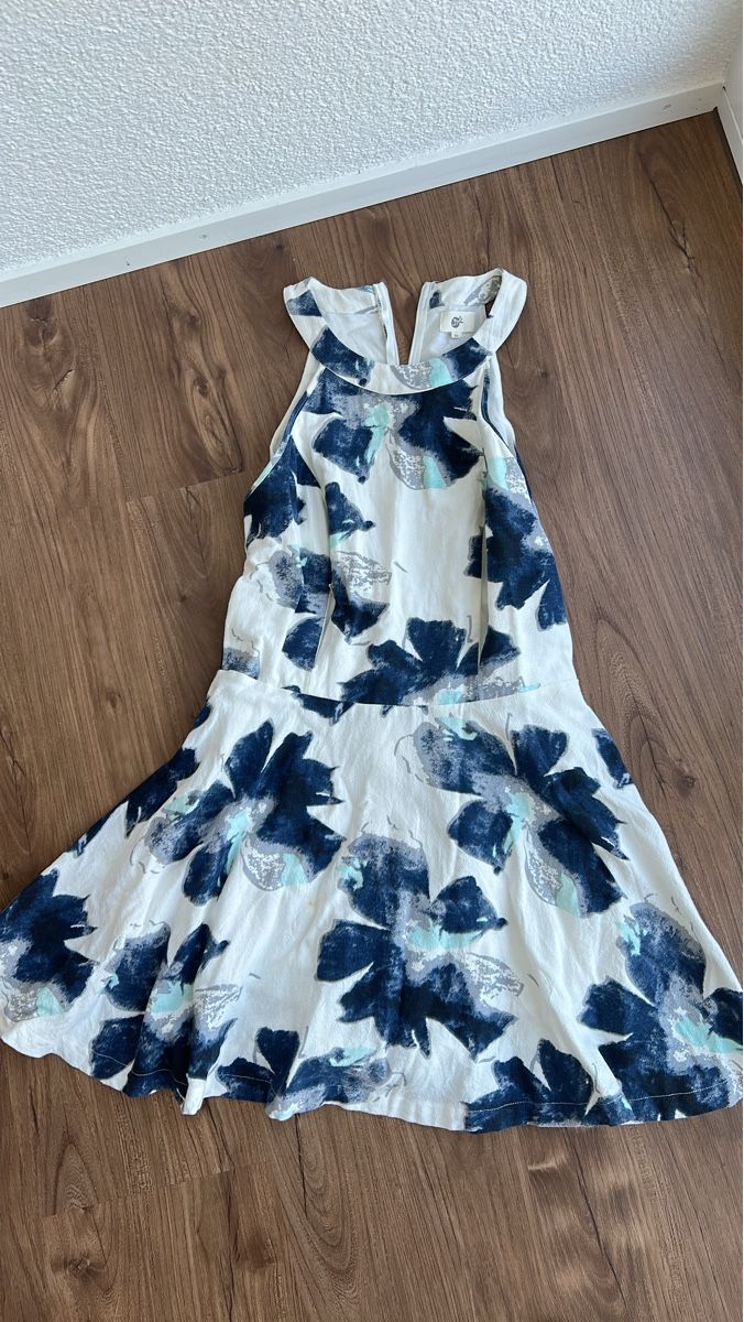 Kleider: Still- Kleid size M  – Neu (gemäss Beschreibung) aus Seuzach von jess3983