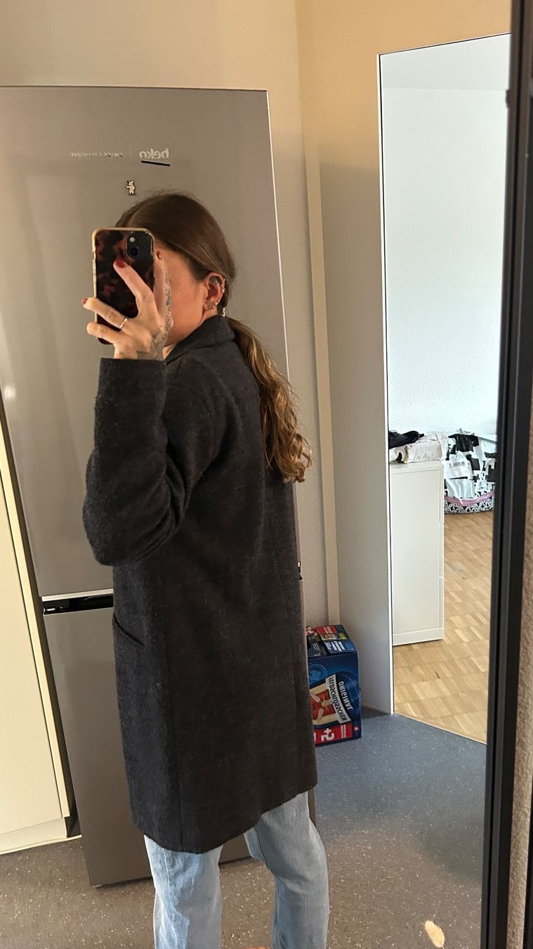 H&M Manteaux: Herbst Mantel Grau – D'occasion à Thun par SelinaW1995 3
