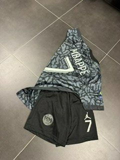 Canottiere & Pantaloni: Trikot "MBAPPE" Paris Saint Germain S – Usato da Gommiswald venduto da Anika6 1
