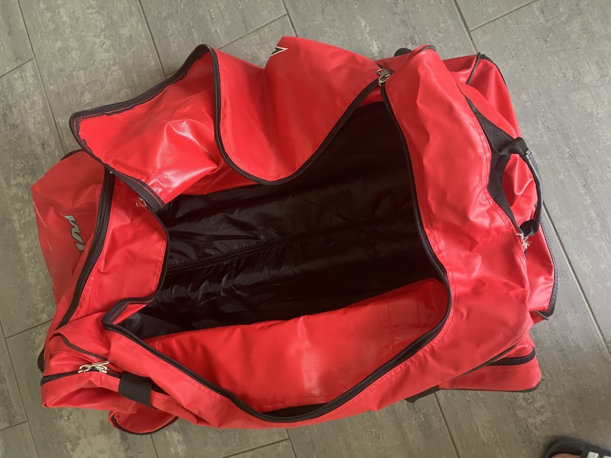 Borse: Grosse Hockey- oder Reisetasche der Marke WRATH – Usato da Mühlethurnen venduto da sinaj02 1
