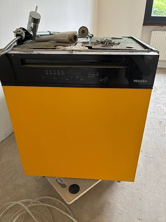 Machines à laver la vaisselle: Regalo lavastoviglie Miele – D'occasion à Arzo par balle01