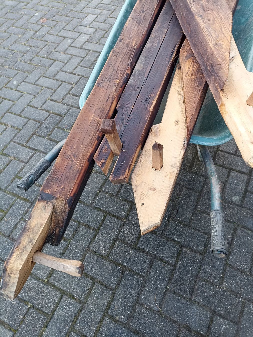 Articoli in legno: Alt Holz Alt Balken – Usato da Grosswangen venduto da dini13 3