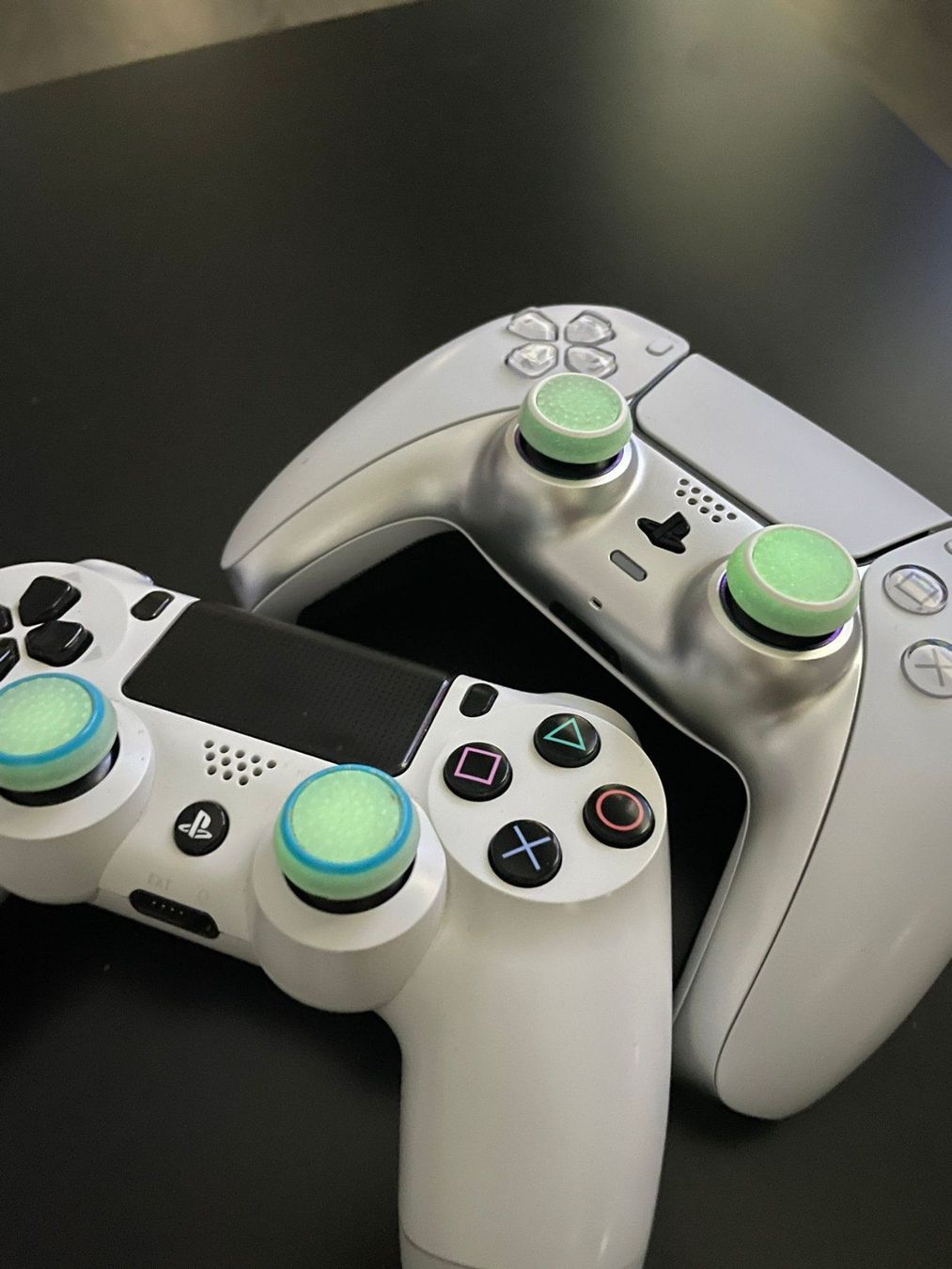 Controller: PlaySation 4&5 | XBOX Controller Grips / Noppen (Weiss/Neon) – Nuovo (secondo la descrizione) da Niederwil SO venduto da BlueSonic 3