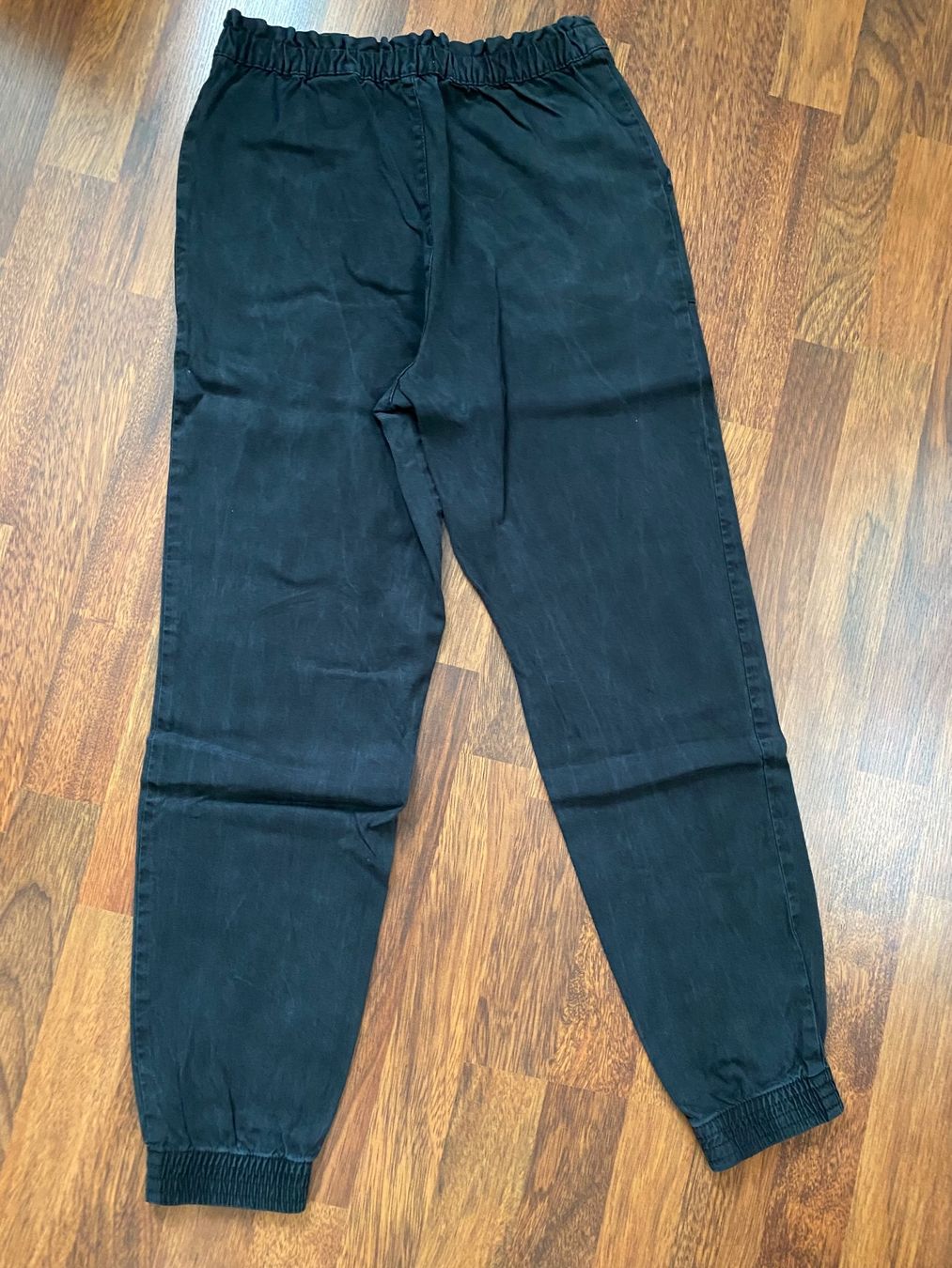 H&M Pantaloni: Schwarze H&M Stoffhose Gr. 34 – Usato da Stadel b. Niederglatt venduto da sandart 1