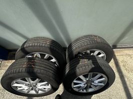 Vendo cerchi in lega completi di pneumatici per Audi Q3