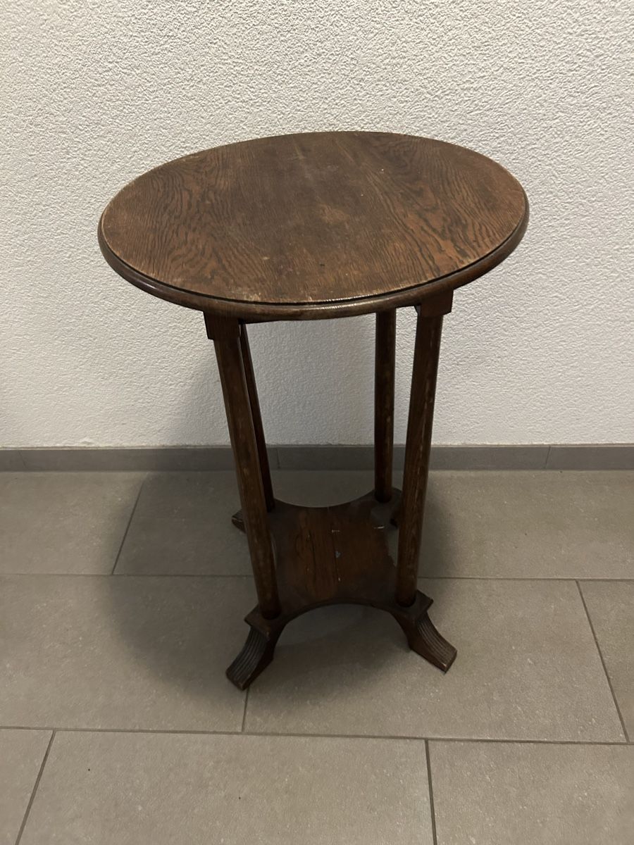 Tavoli: Table d'appoint bois rond ancienne bon état – Usato da Thierrens venduto da Bigla