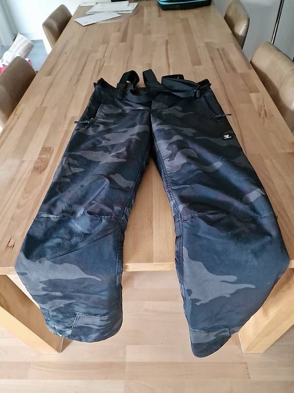 Pantaloni: Skihose Burton Gr. 176 – Usato da St. Gallen venduto da ste_fq9h 2