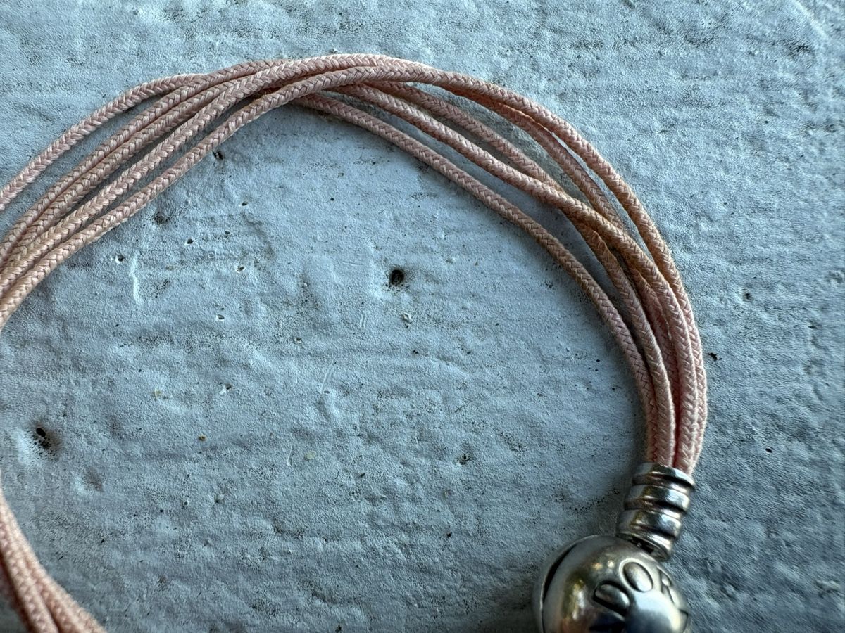 Pandora Bracciali & Braccialetti: Pandora Stoffarmband mit Charm – Usato da Schaffhausen venduto da sen_pxn9 2