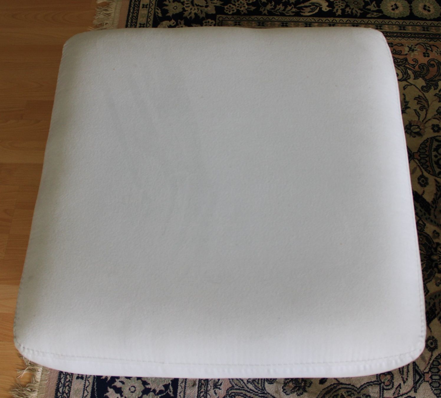 Hocker: Hocker (CI) – Gebraucht aus Schaan von antikes_und_kurioses 1