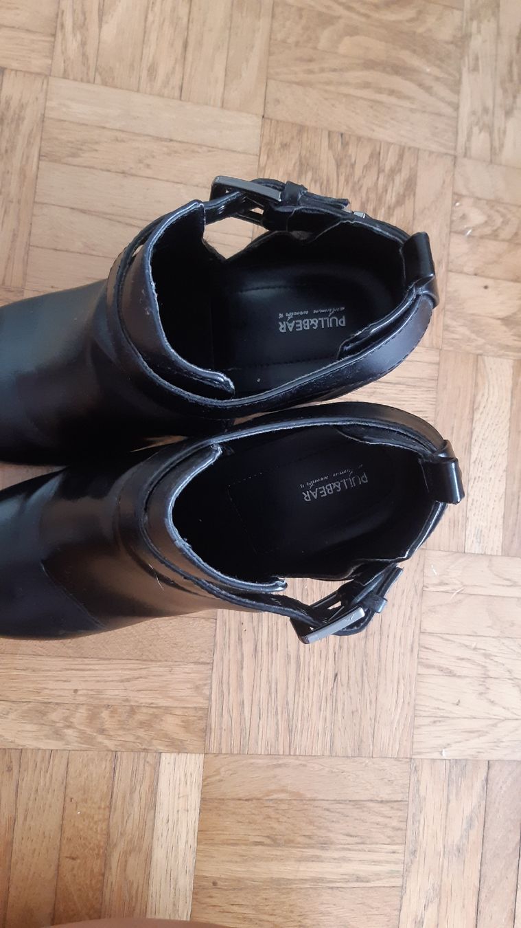 Scarpe da donna: Boots / Stiefel Pull&Bear – Usato da Basel venduto da Laura0133 1