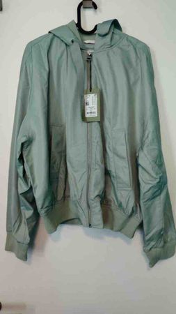 Jacke mit Kapuze grün neu mit Etikett