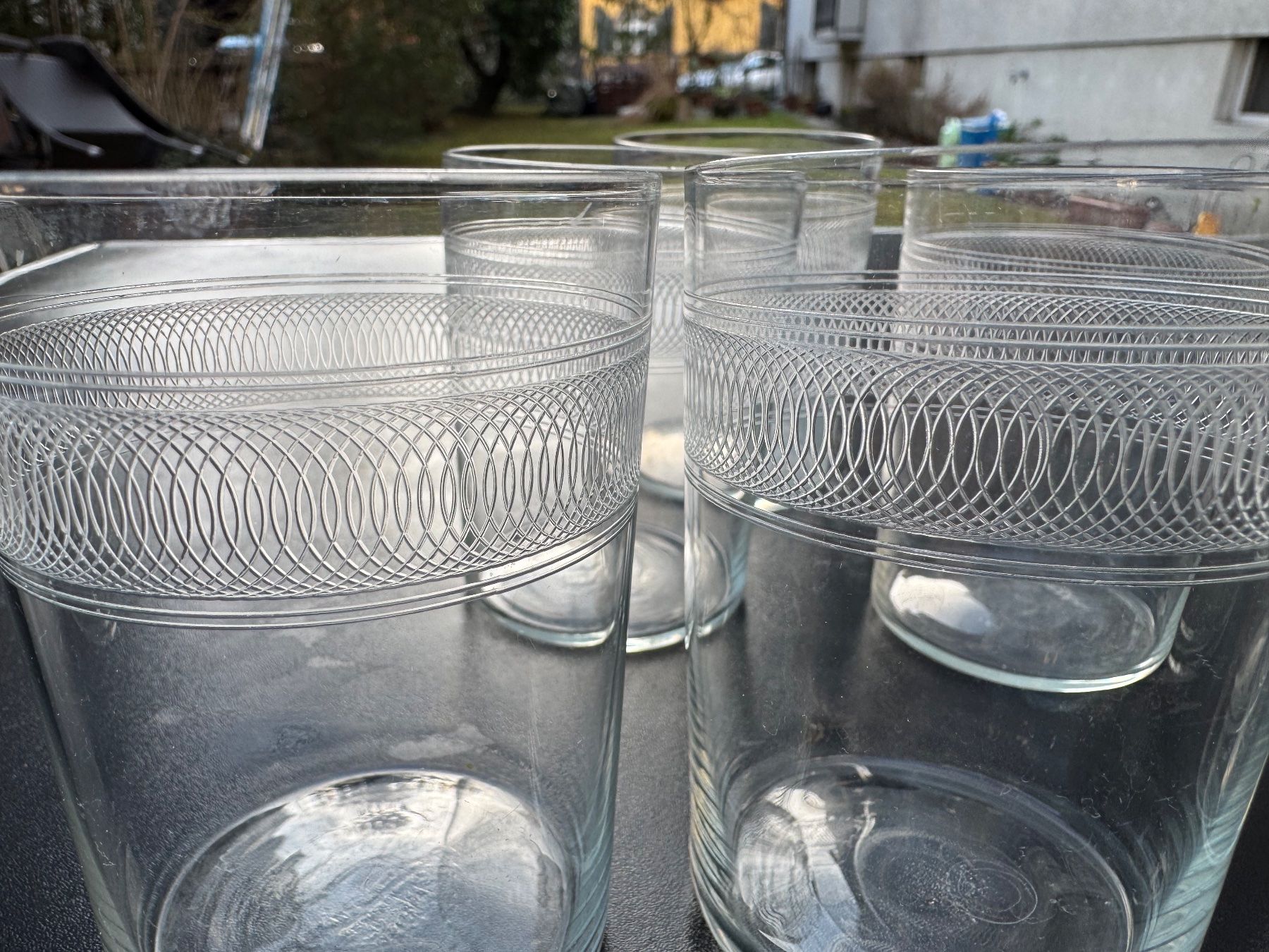 Set di piatti: Art Deco Tee Gläser, handgeschilffen,  in Messing Haltern – Usato da Zürich venduto da Husopaska 1
