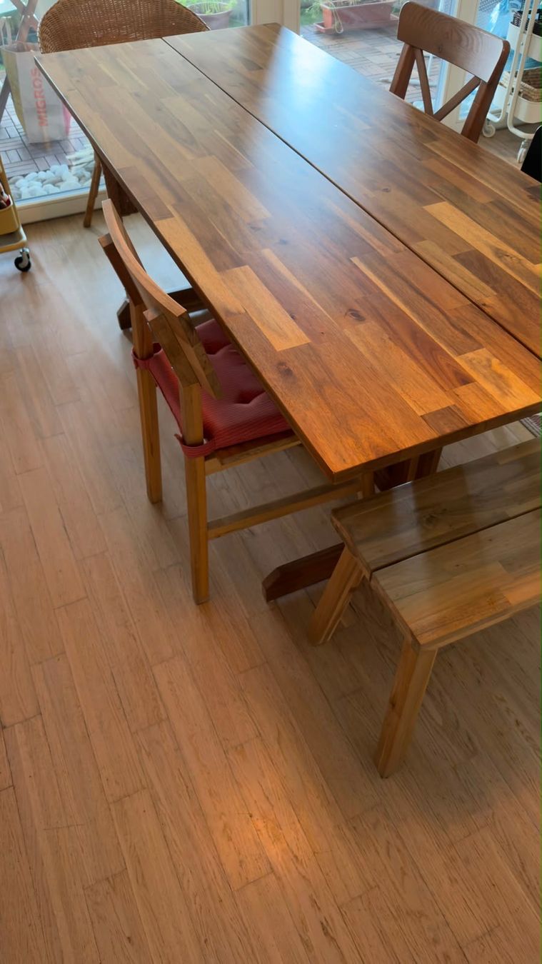 Ikea Tische: solid wood dining table - like new – Gebraucht aus Dietikon von Jacob-Alexandre