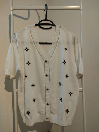 Damen Jacke weiss mit dekorativen Knöpfen