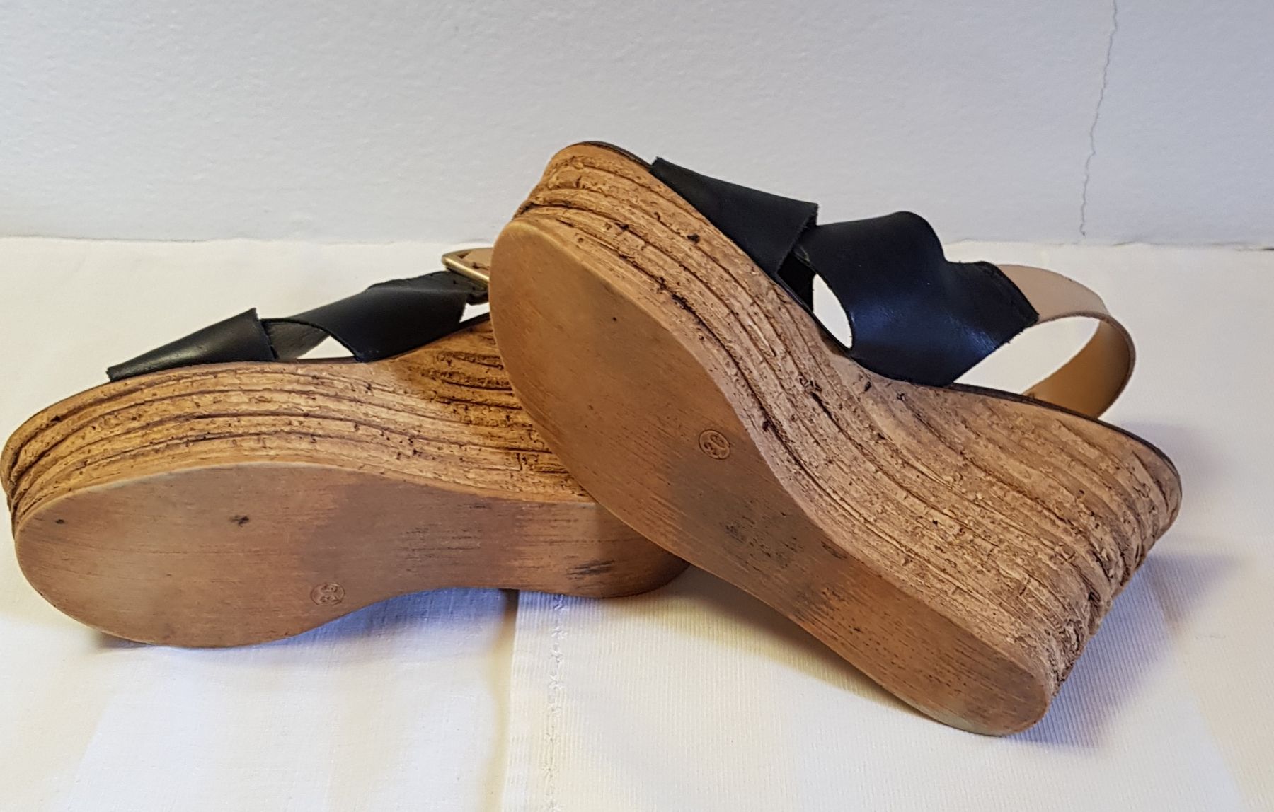 Scarpe da donna: Keilsandalen (Grösse 36) – Usato da Erlenbach ZH venduto da wem_6f9c 5