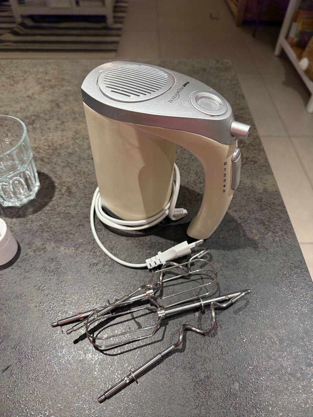 Elettrodomestici da cucina: Handmixer – Usato da Zwingen venduto da ladarte 1