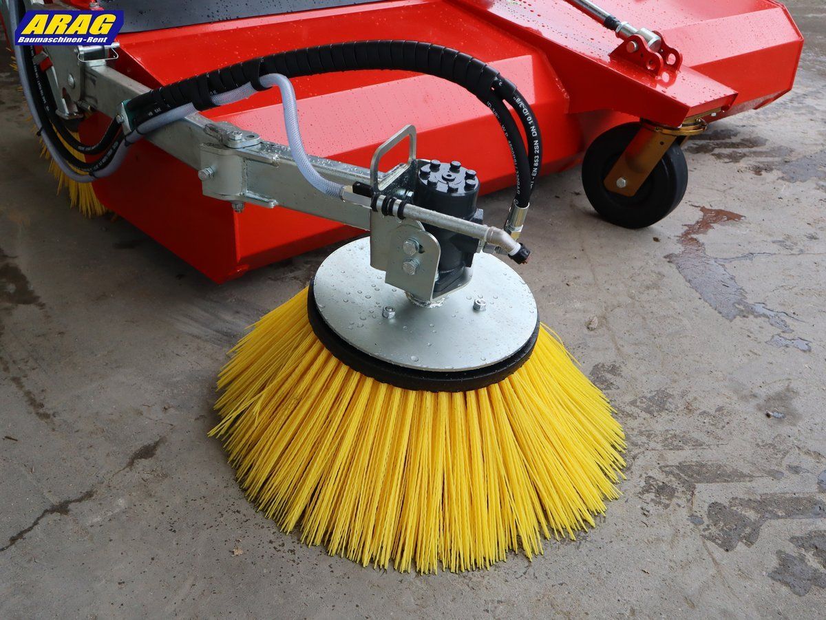 Tutte le macchine: Kehrmaschine KM600 NEU – Usato da Hasle LU venduto da Arag08 3