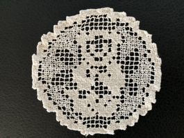 SPITZENDECKCHEN   KLÖPPELDECKCHEN   HANDARBEIT  TEDDYBÄR