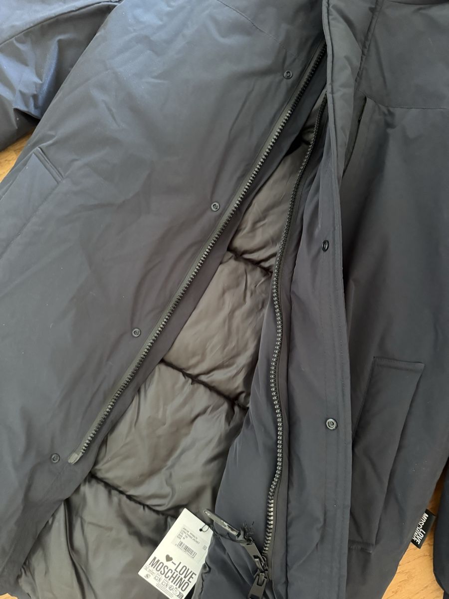 Moschino Cappotti: Love Moschino Parka Jacket Navy Blue Size M – Nuovo e nell'imballaggio originale da Ueberstorf venduto da man_p2fy 5
