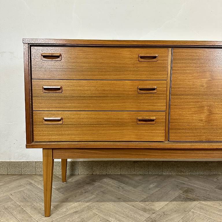 Cassettiere: Mid Century Nussbaum Sideboard – Usato da basel venduto da futureforyesterday 1
