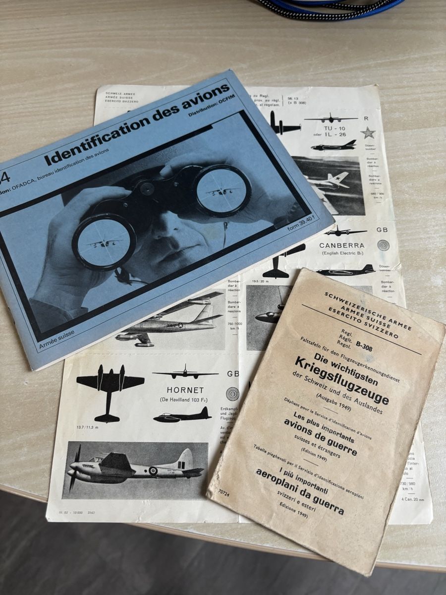 Bücher: Schweizer Armee Fliegererkennung – Gebraucht aus Stüsslingen von Natrium 3