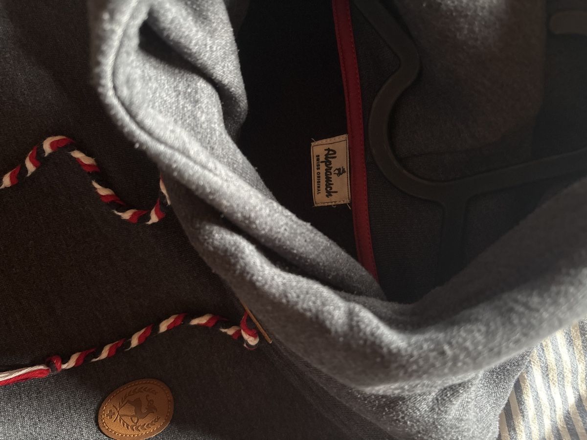 Alprausch Maglioni & Felpe: Alprausch Kapuzenpullover Gr. M – Usato da Gstaad venduto da grundni 3