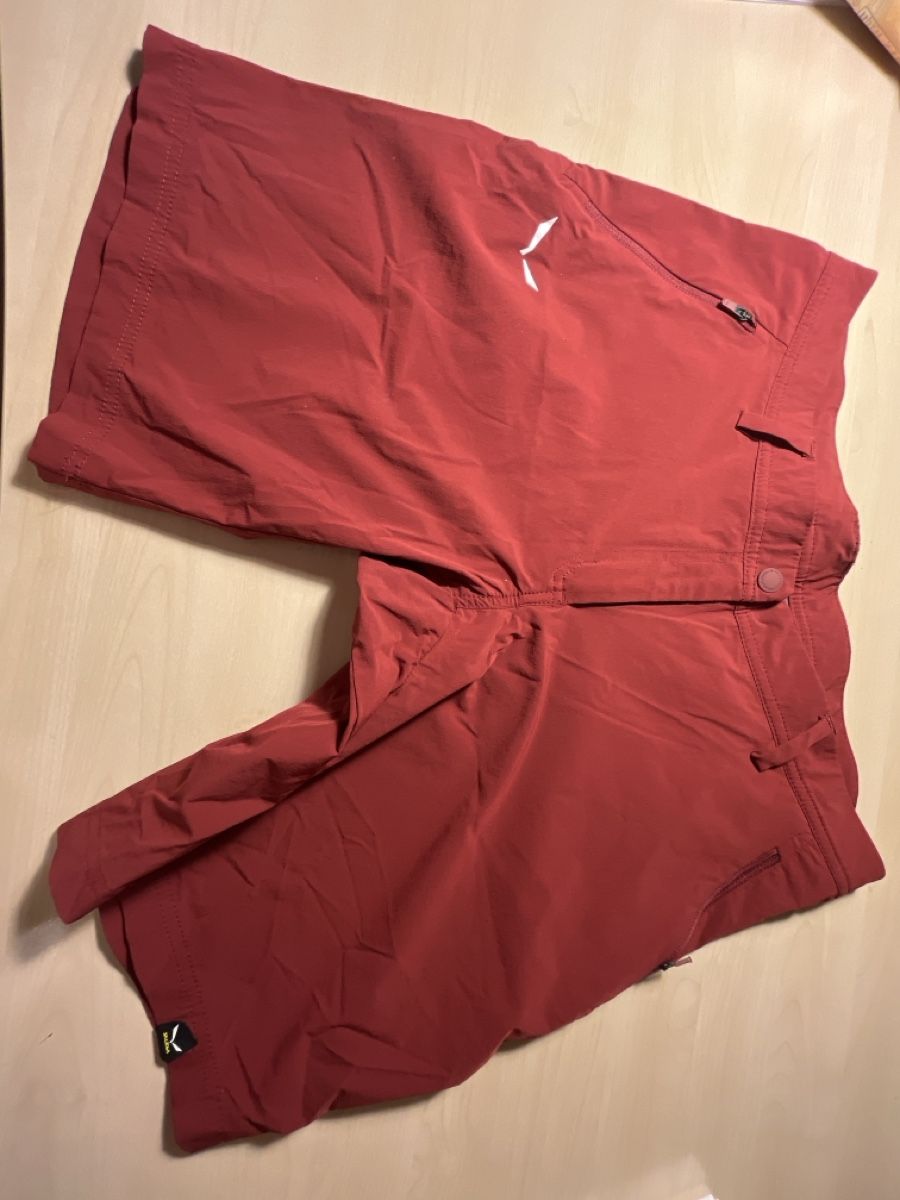 Pantaloni: Salewa Wanderhose Shorts Gr. 38 rot – Nuovo (secondo la descrizione) da St. Gallen venduto da rujo87