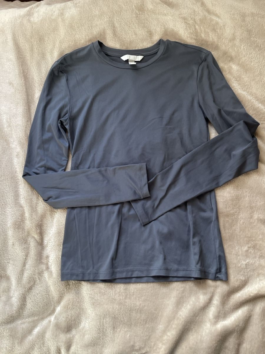 Maglioni & Felpe: 4 Oberteile Gr. S von PULL&BEAR, AMISU, H&M  – Usato da Balsthal venduto da Katzenfan99 2
